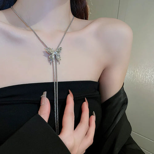 1PC Women's Fashion Metal Black Rose Long Necklace Sweater Chain