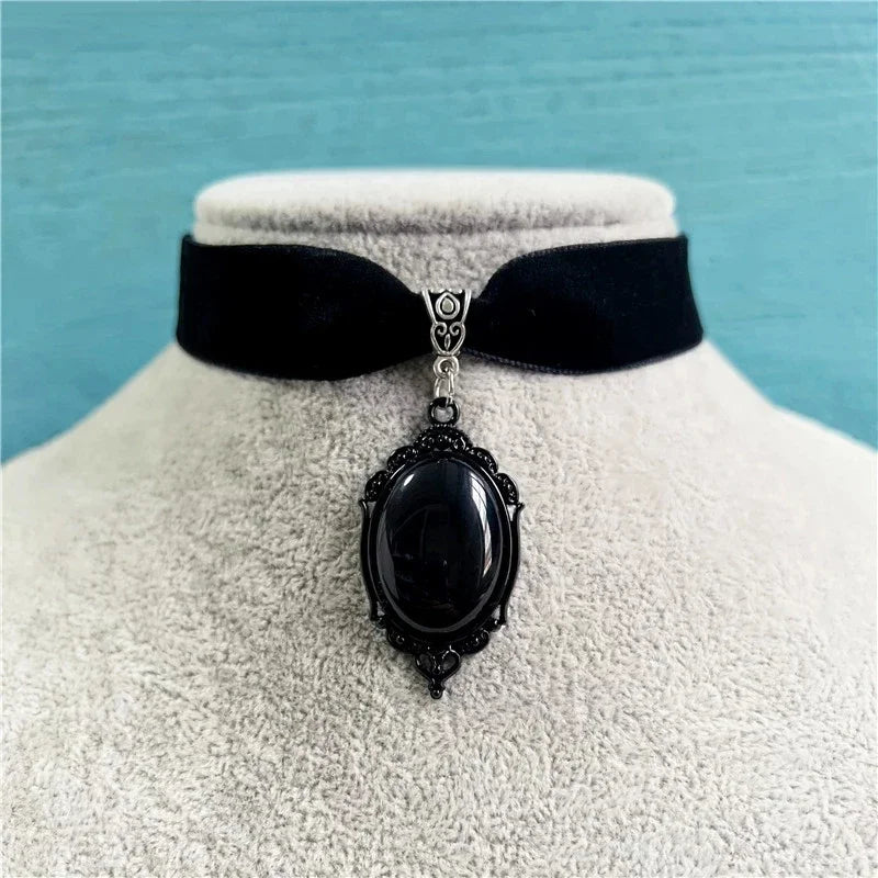 Gothic Vampire Cameo Pendant Choker Velvet Necklace for Women Fashion
