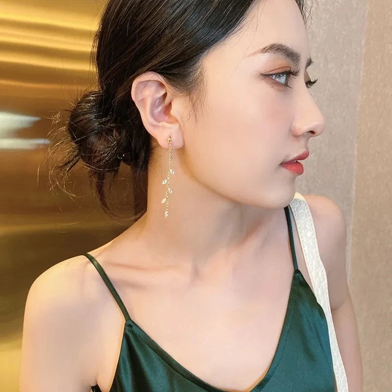 New Fashion Gold Color Leaf Earrings For Women Exquisite Mini Set