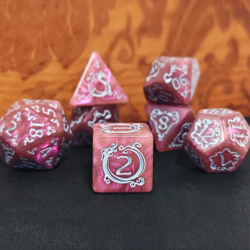 7pcs DND Dice 7Pcs/set Dragon Pattern Polyhedral Dices Role Playing