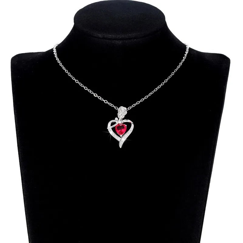 Elegant Style Heart shaped Pendant Necklace Hollow Design Mother's Day
