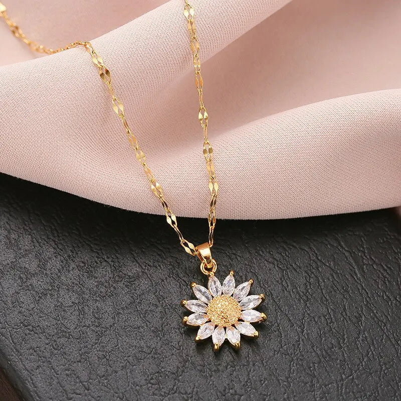 1PCS Gold-color Necklace Ladies Light Luxury Style Flower Pendant
