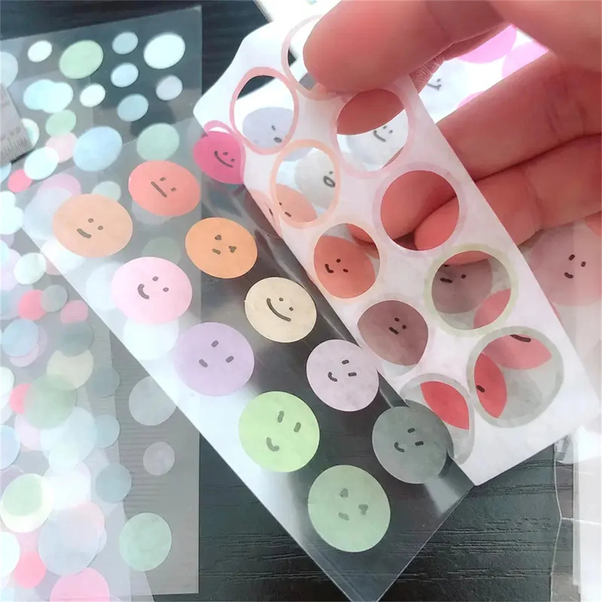 6 Sheets, Cute Expression Cartoon Doodle Cup Round Sticker, Multicolor