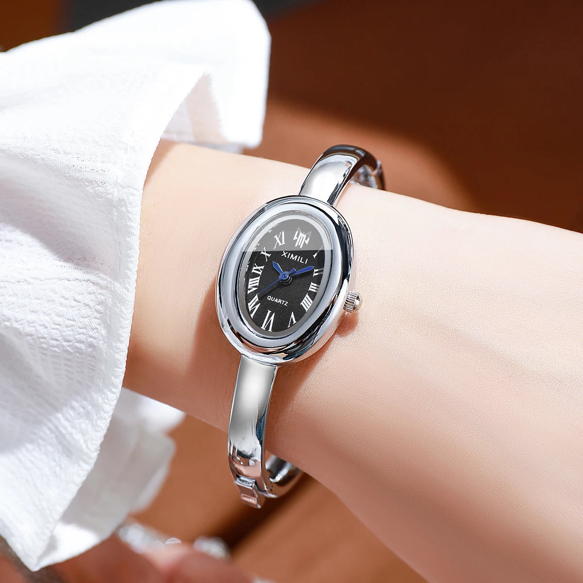 Elegant Oval Roma Dial Women Quartz Watch Fashion Bracelet Strap