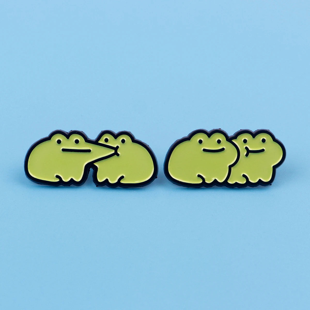 Cute Frogs Enamel Pin Cartoon Animals Pin Badge on Backpack Women's