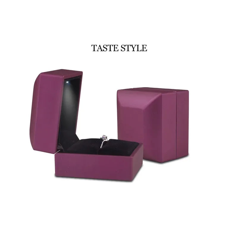 2024 Luxury Ring Box With LED Light Jewelry Diamond Ring Box for