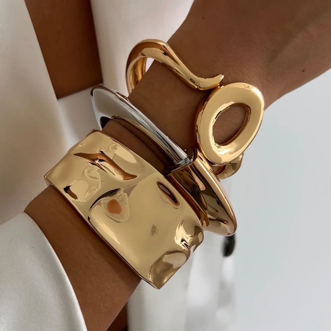 Ingemark Exaggerated Punk Irregular Wide Cuff Bangle for Women Vintage