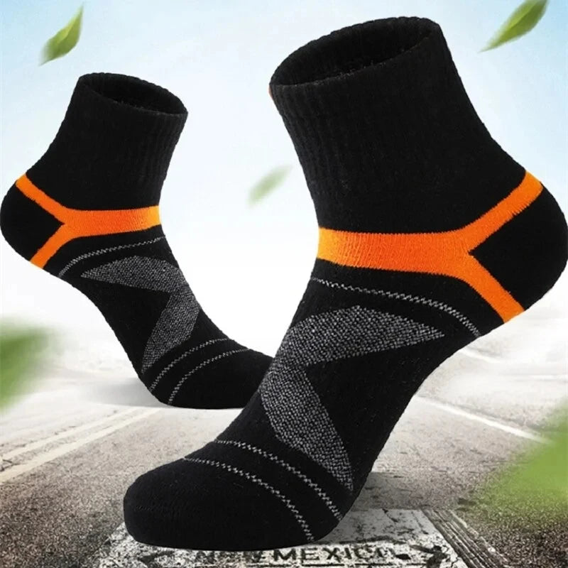 3 Pairs Men's Socks Hiking Black Sports Basketball Socks Casual Soft
