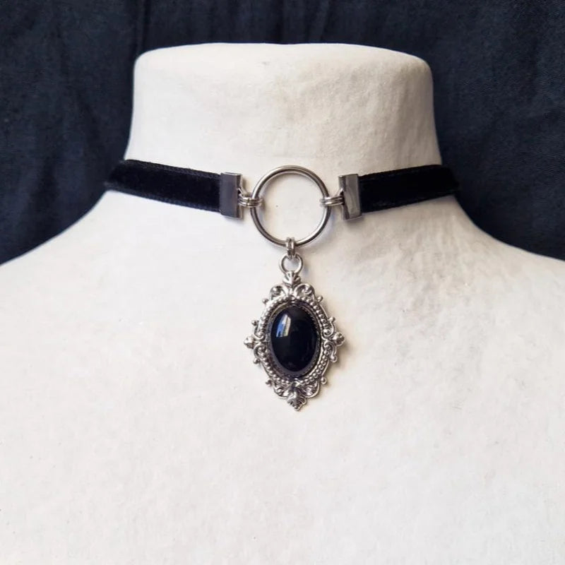 Gothic Vampire Cameo Pendant Choker Velvet Necklace for Women Fashion