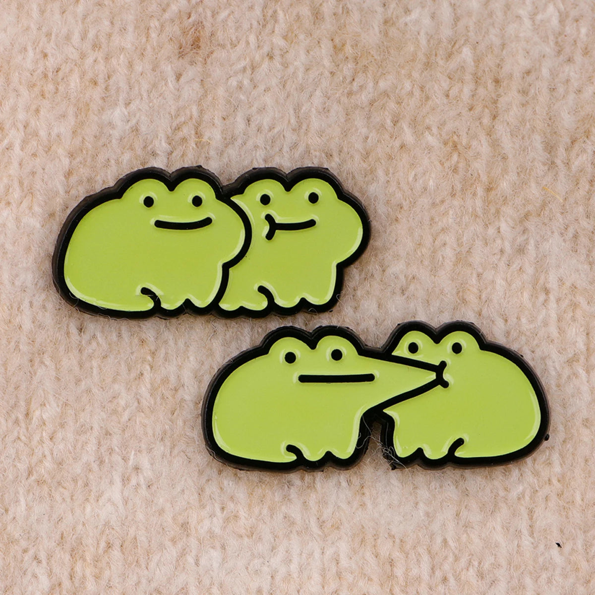 Cute Frogs Enamel Pin Cartoon Animals Pin Badge on Backpack Women's