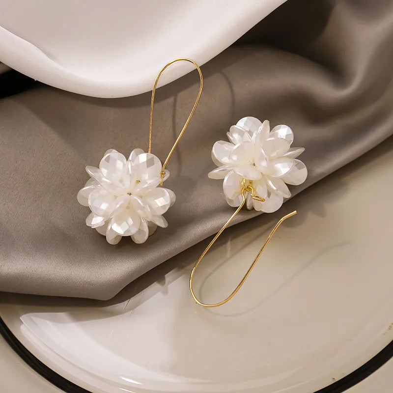 2PC Women's Fashion Trend DIY Pearl Petal Ball Earrings Outdoor Travel