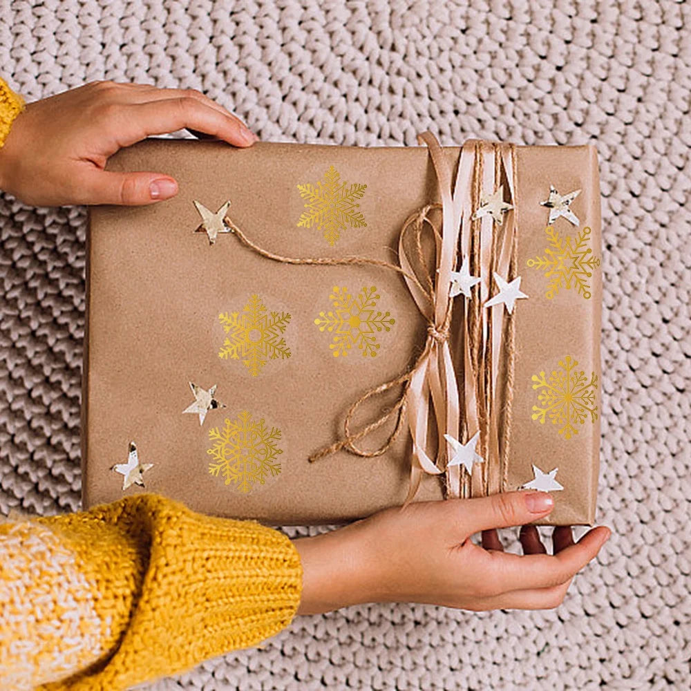 500pcs/Roll Golden Snowflake Christmas Stickers Transparent