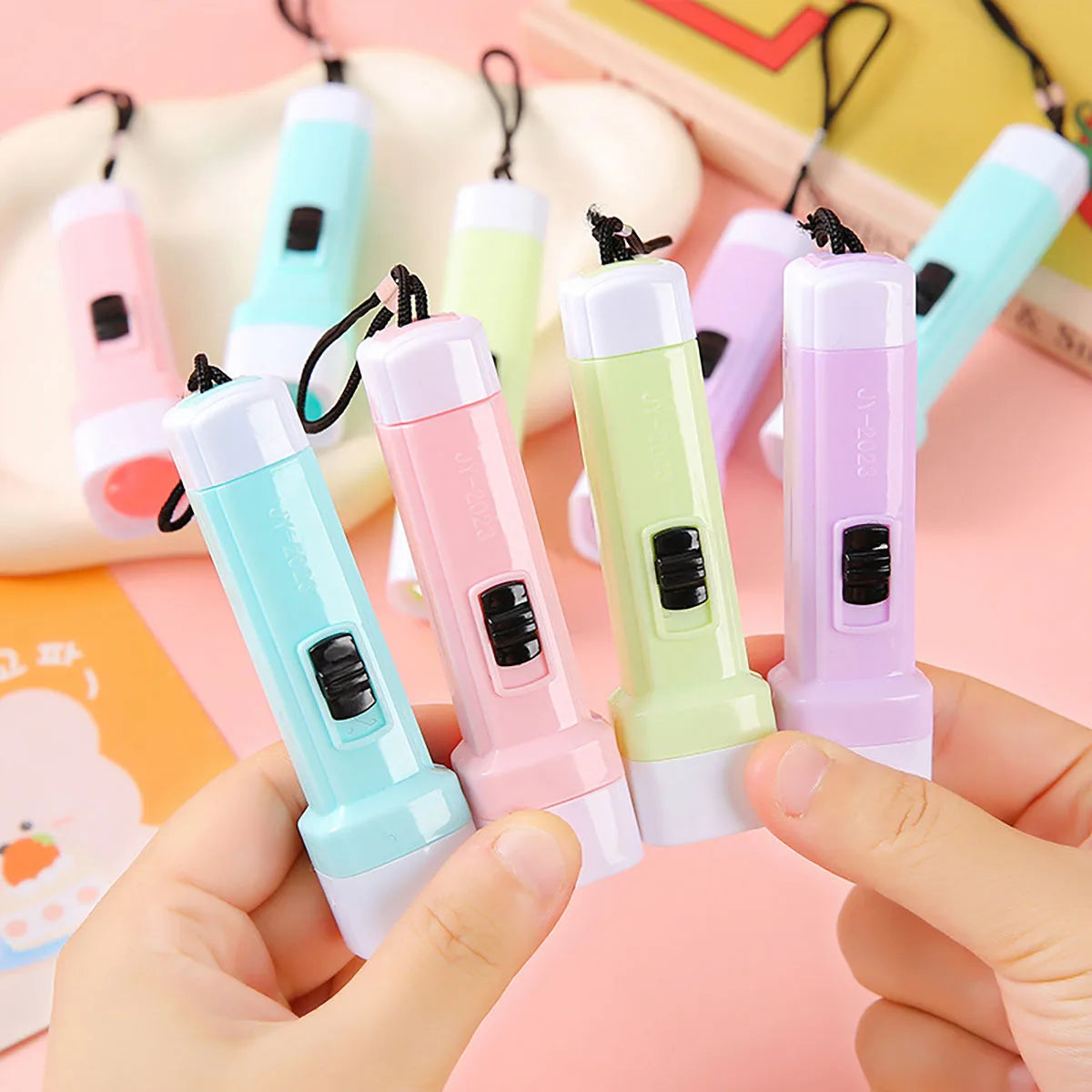 12/24 Pcs LED Mini Flashlight Kids Birthday Party Wedding Party Guest