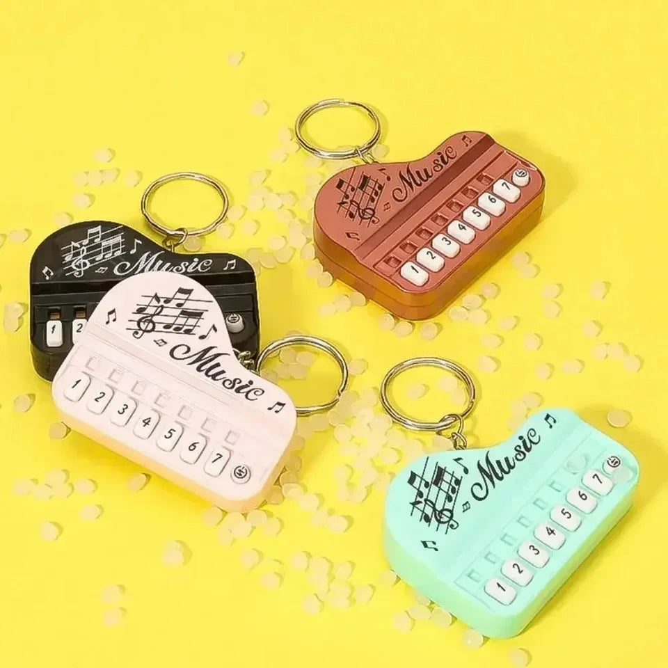 1 Pcs Creative Mini Electronic Piano Keychain Pendant Luminous Music
