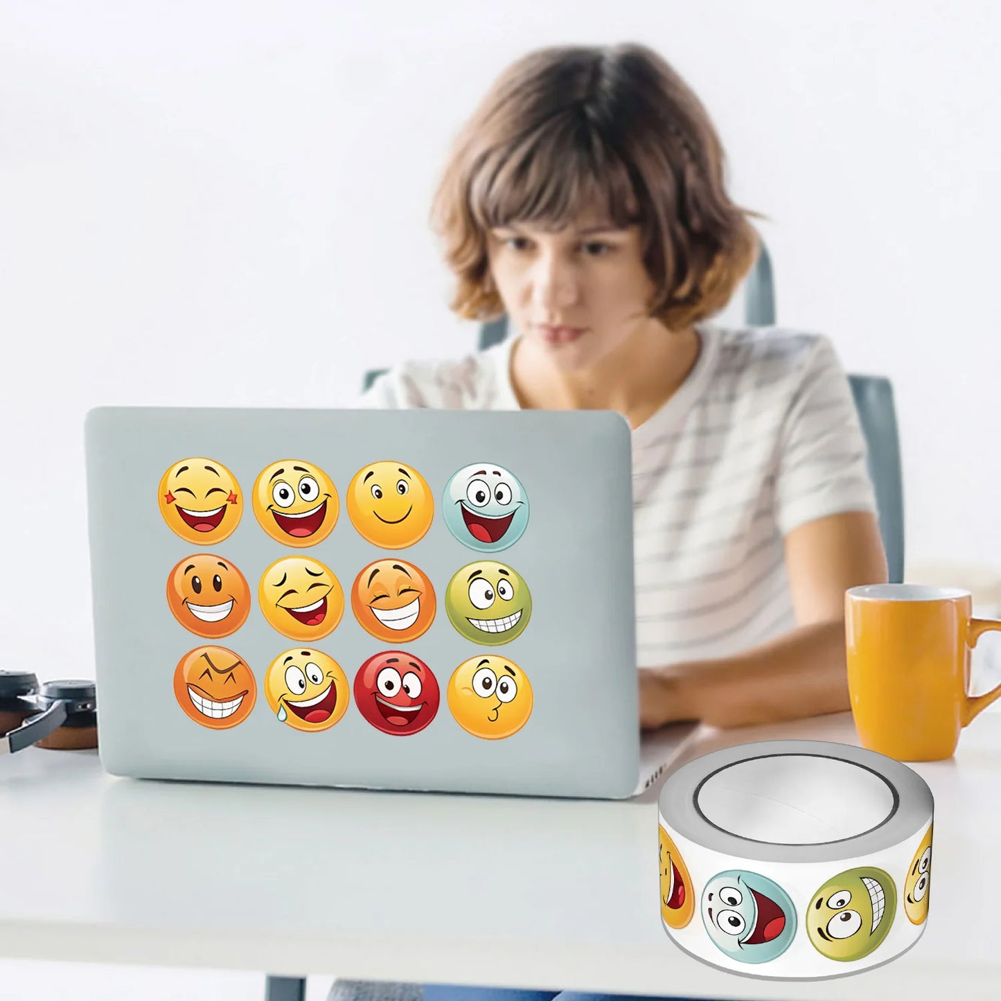 500Pcs/Roll Cute Funning Face Paste Sticker 2.5cm/1.0'' 16 Designs