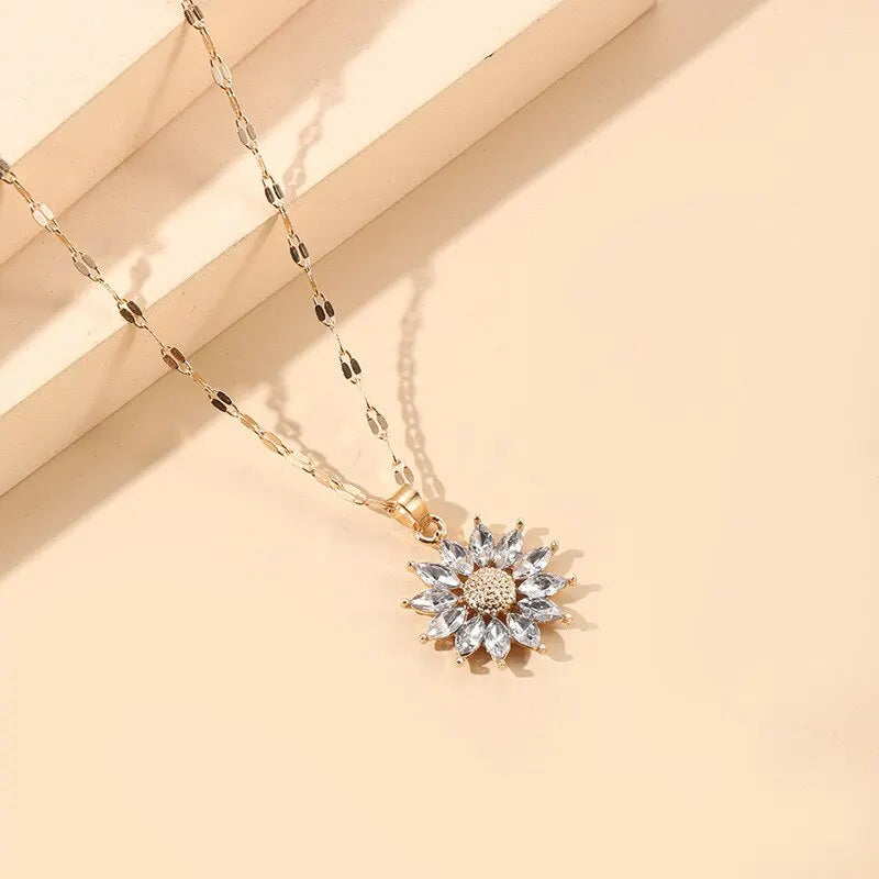 1PCS Gold-color Necklace Ladies Light Luxury Style Flower Pendant