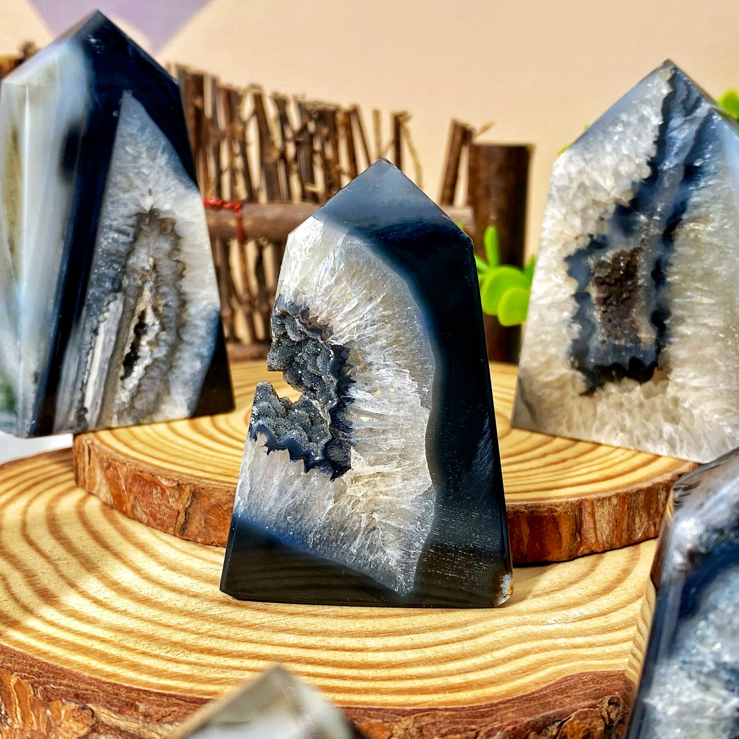 Random 1PC Black Sardonyx Geode Agate Point,Natural Crystal Point,Home