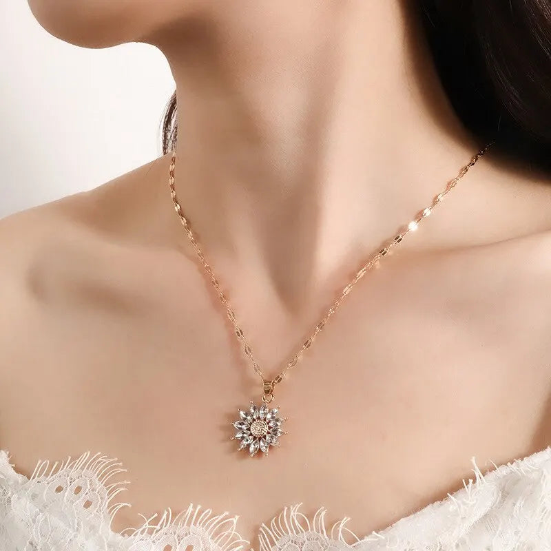 1PCS Gold-color Necklace Ladies Light Luxury Style Flower Pendant