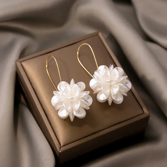 2PC Women's Fashion Trend DIY Pearl Petal Ball Earrings Outdoor Travel