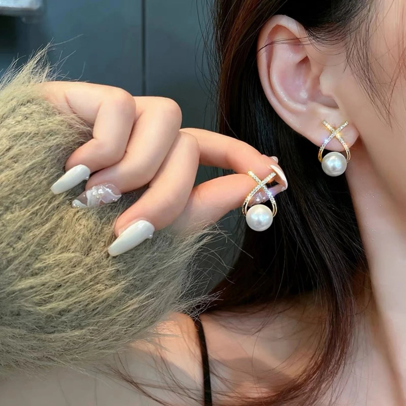 2 Pieces Of Women's Trendy Cross Studded Diamond Earrings For Outdoor