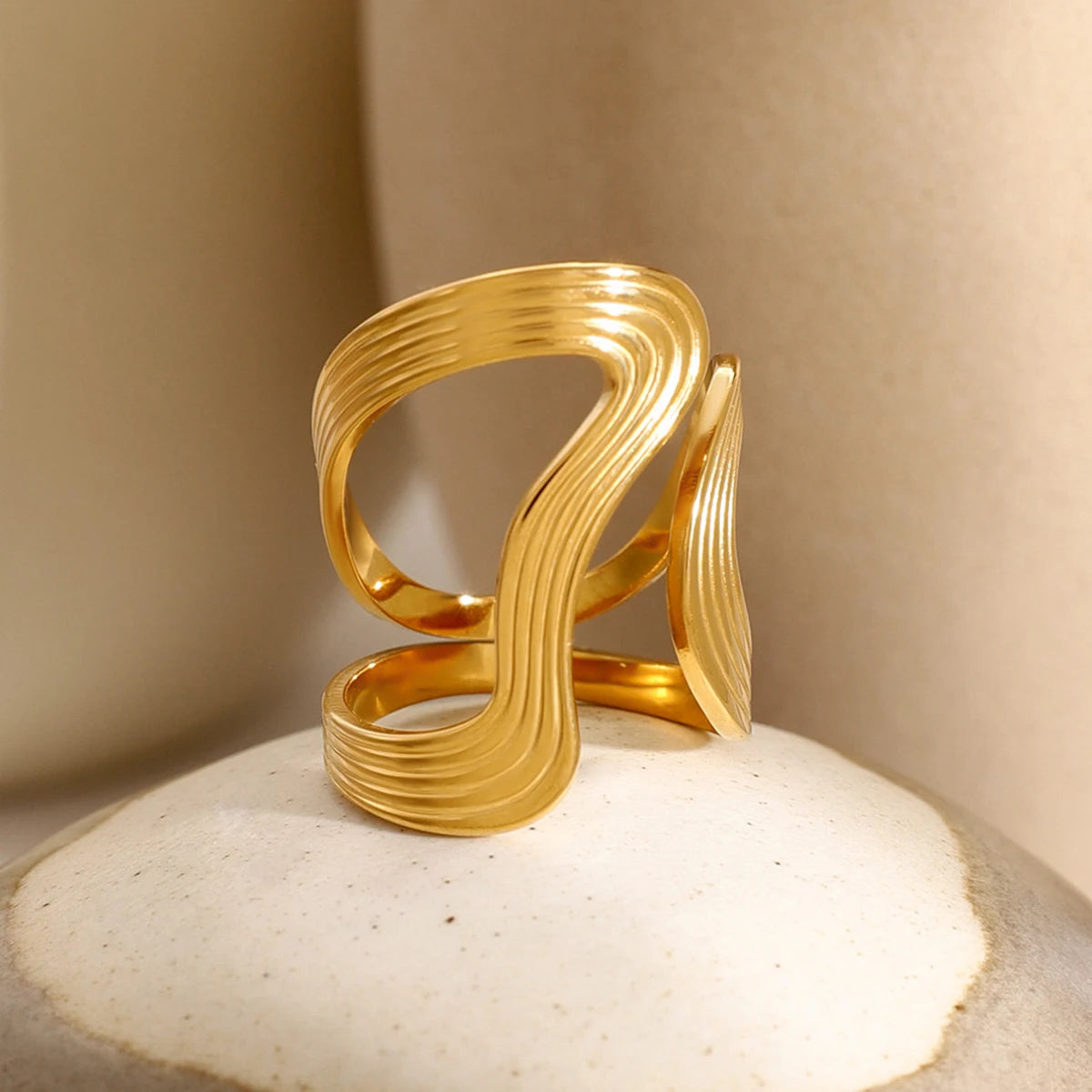 Uworld Fashionable 18K Gold Stainless Steel Thread Formed Opening