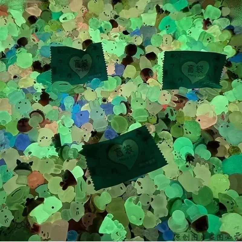 /5-60pcs Glow In The Dark Mini Resin Animals & Mushroom Blind Bags
