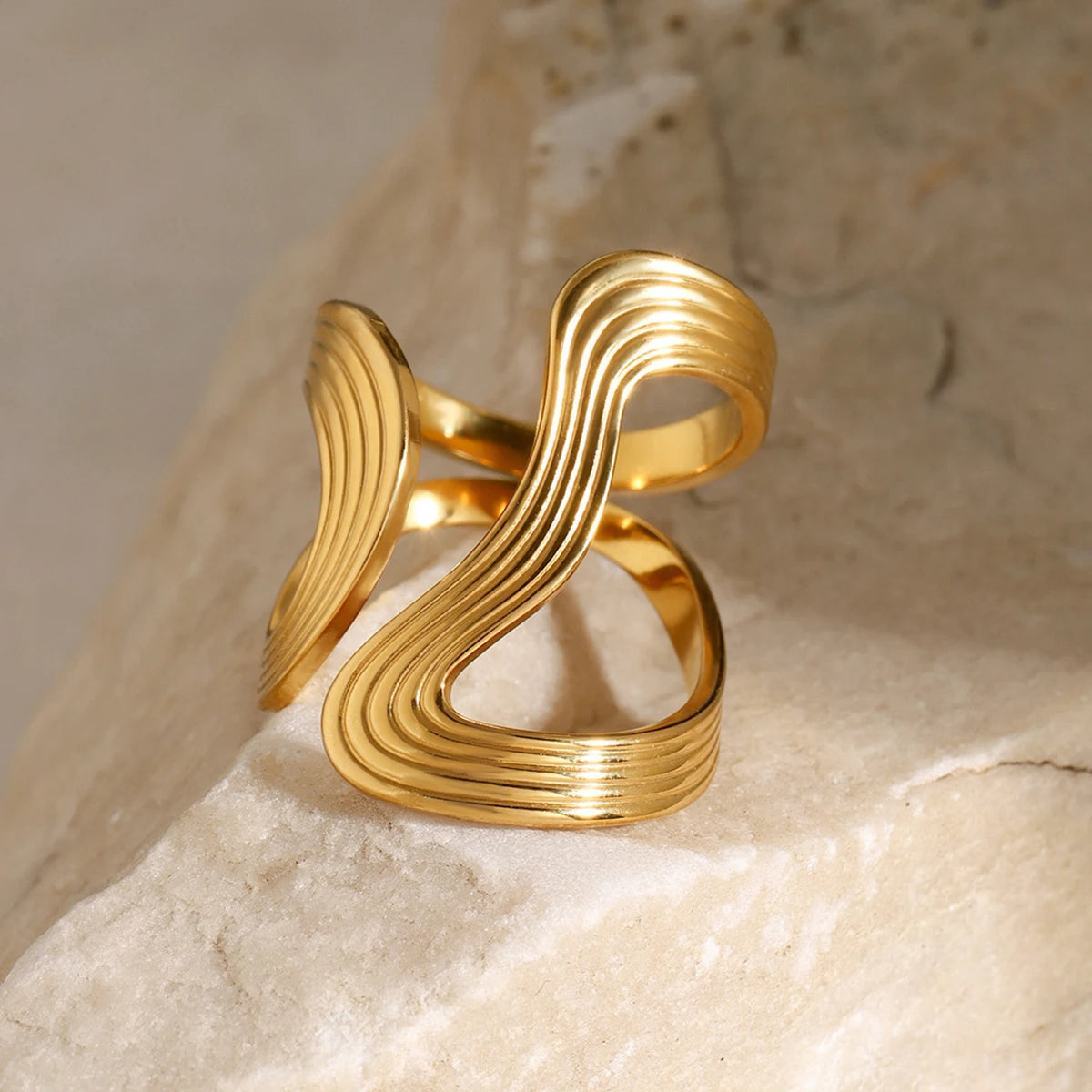 Uworld Fashionable 18K Gold Stainless Steel Thread Formed Opening